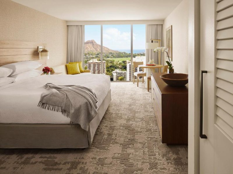 1 King Bed, Diamond Head Ocean View